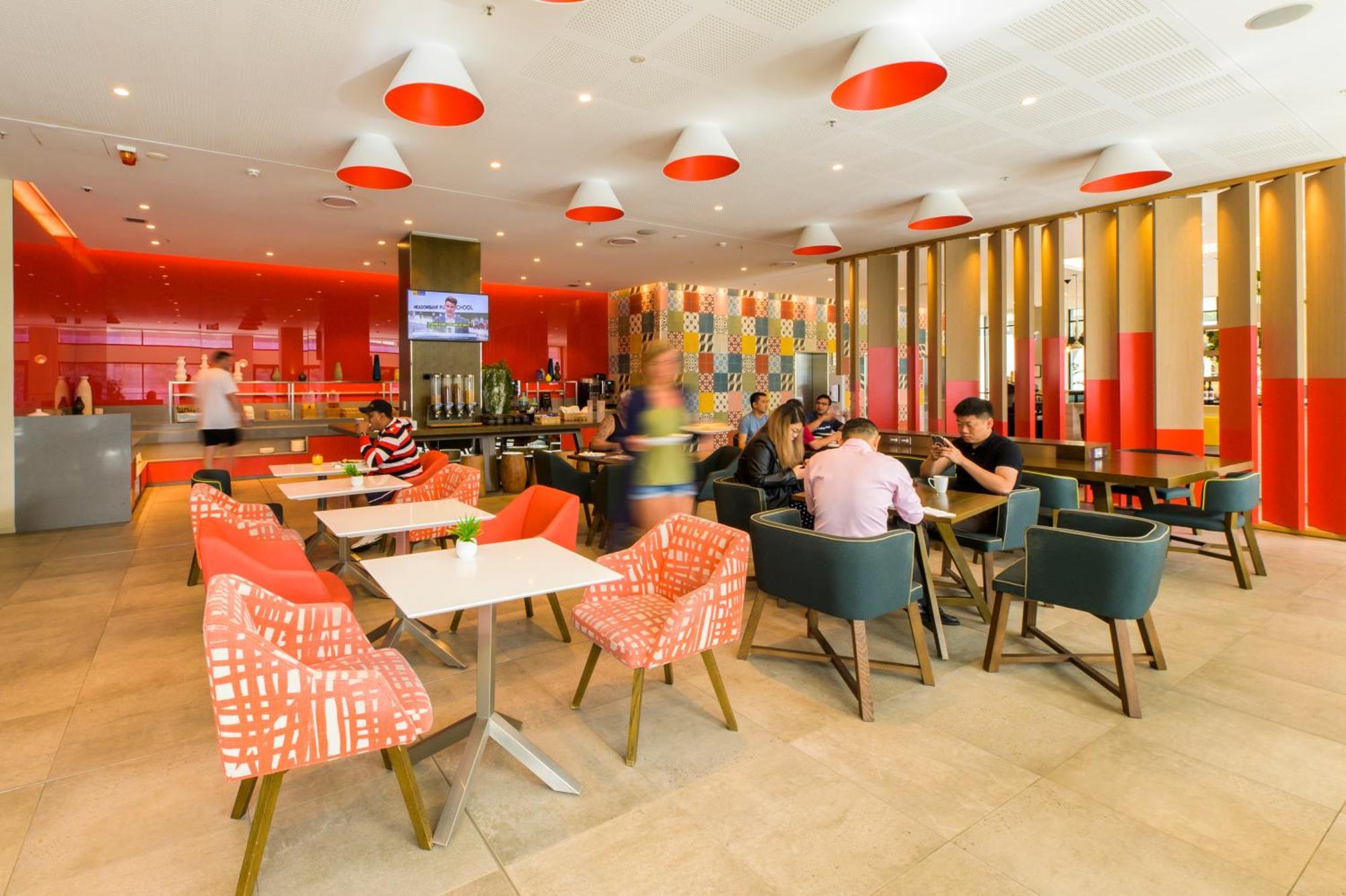 Hotel Holiday Inn Express Brisbane Central By Ihg 4*