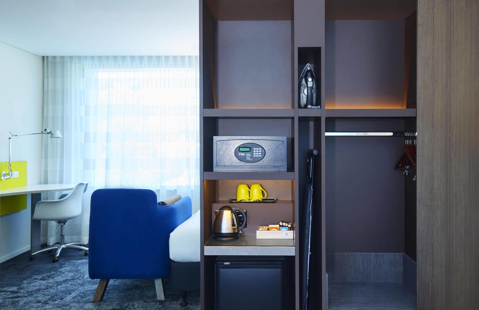 Hotel Holiday Inn Express Brisbane Central By Ihg 4*